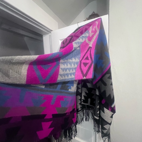 Colorful Aztec Patterned Shawl - Picture 3 of 6